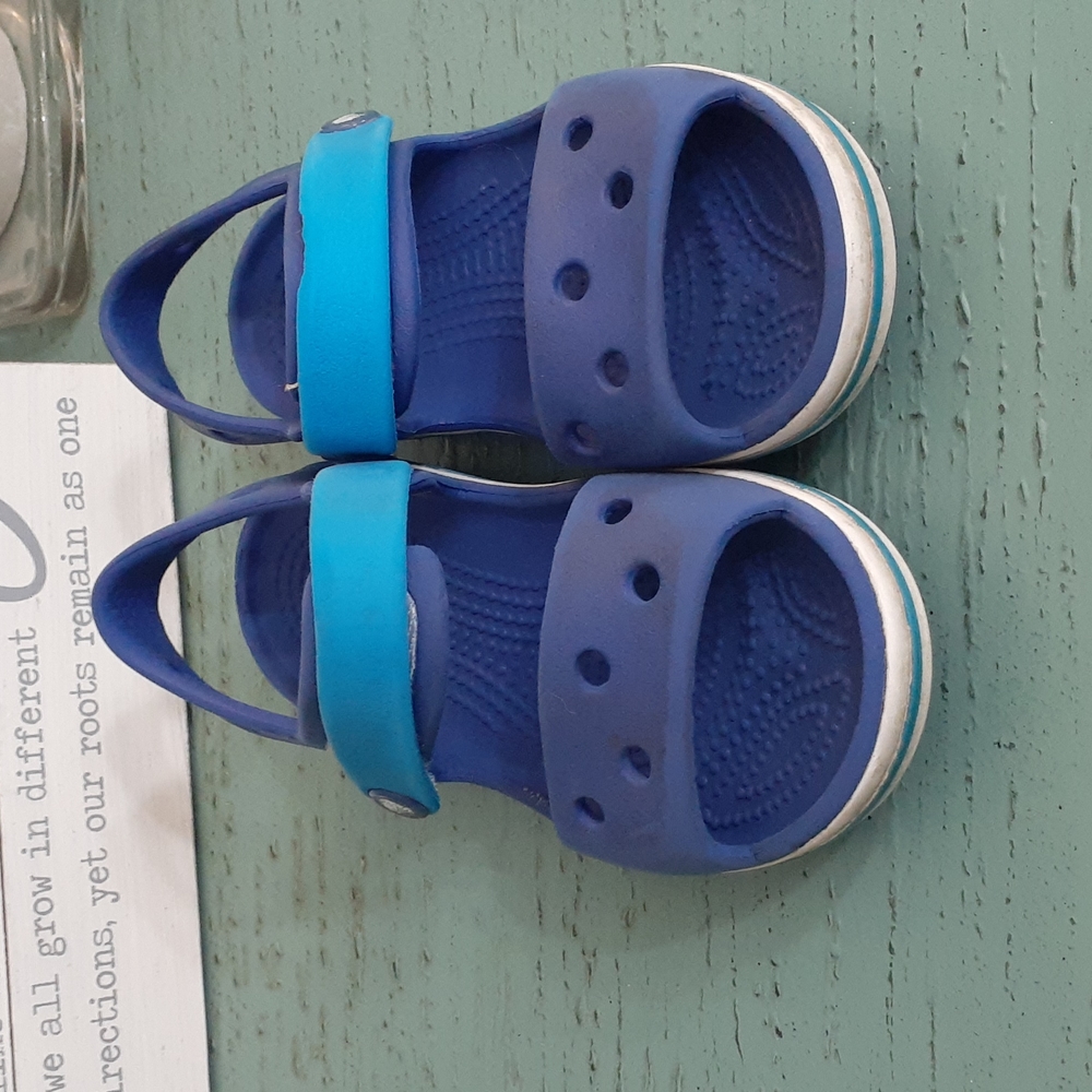 CROCS SZ  C 10